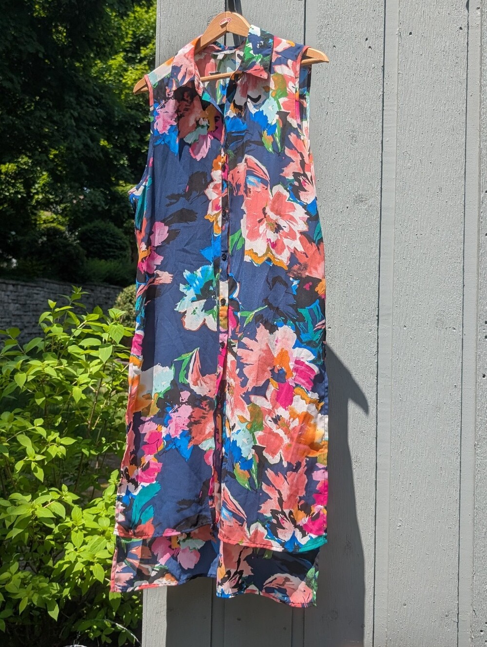Neiman Marcus Navy Floral Sleeveless Button-Down Tunic